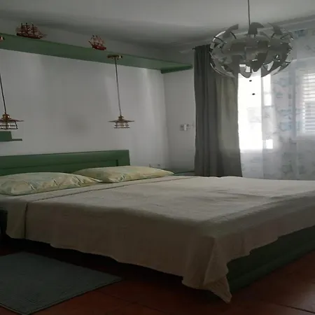 Corner 3*