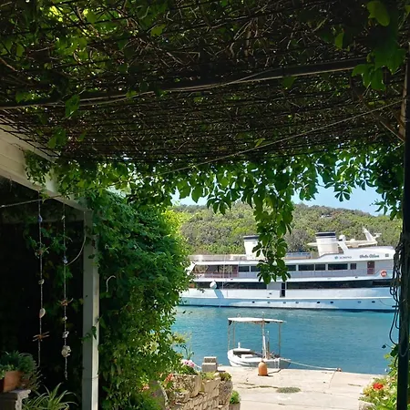 Corner Guest house 3*