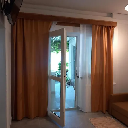 Corner 3*
