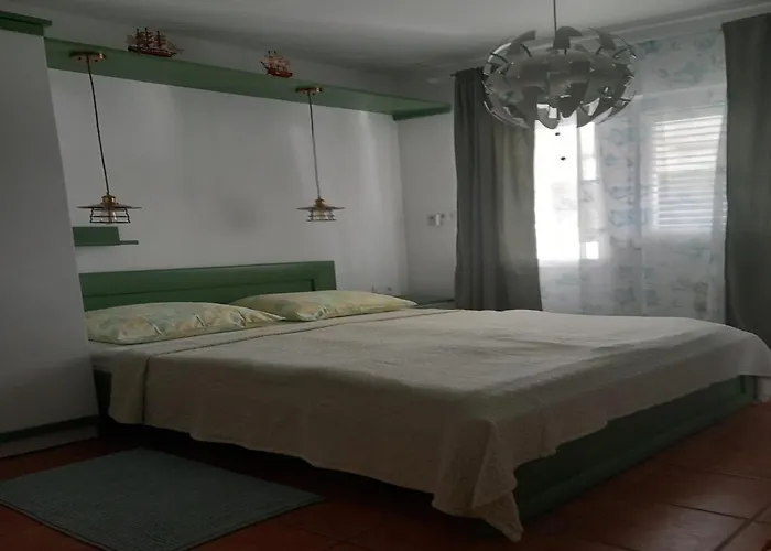 Corner 3*