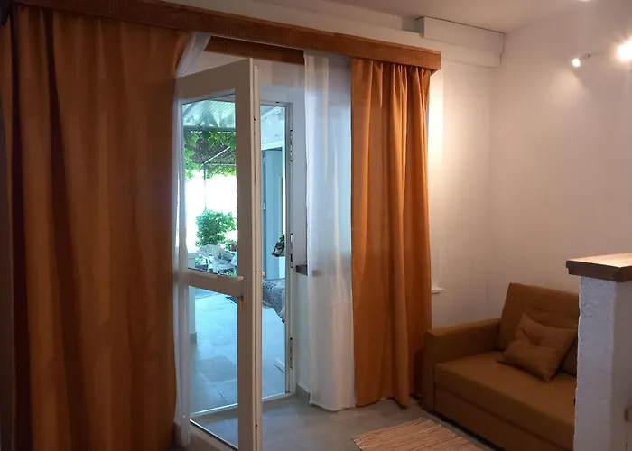 Gostinjska kuća Corner Supetarska Draga