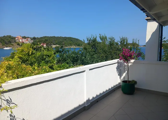 Gostinjska kuća Corner 3*